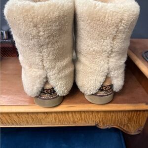 UGG Fluffy Cream Shearling Patton Boots Size 7